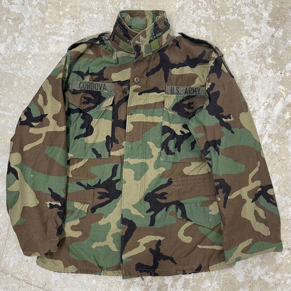 Military Jacket Medium Coat Cold Weather Field Woodland Hood Army‎ Vintage Patch